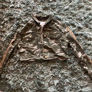 Camouflage cropped Jean jacket